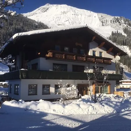 Schwarzer Adler Apartment Elbigenalp