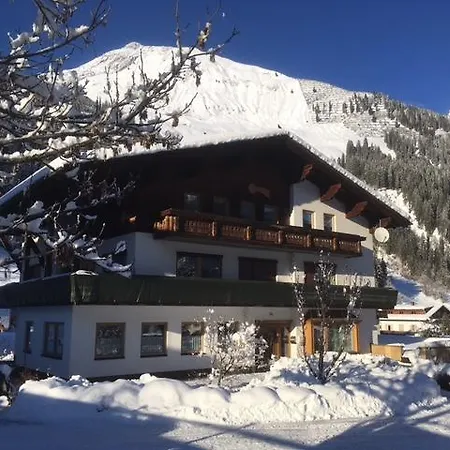Schwarzer Adler Apartment Elbigenalp