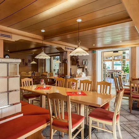 Schwarzer Adler Apartman