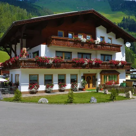 Apartment Schwarzer Adler Elbigenalp